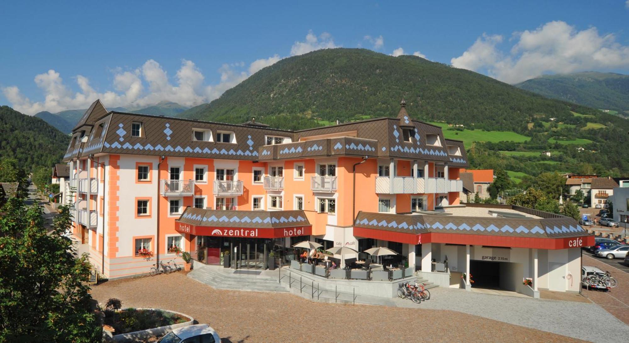 Hotel Aktiv & Wellnesshotel Zentral 4*